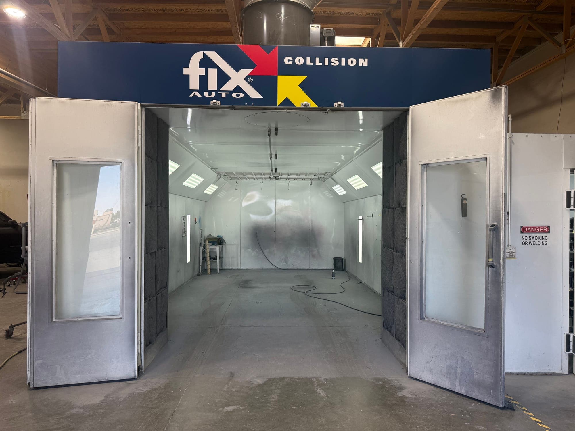 Inside the Fix Auto Apple Valley shop